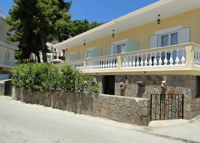 Chrysanthe\'S Apartments No1